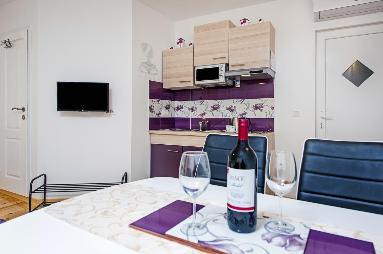 La Svalba Rooms & Studios โรวีน ภายนอก รูปภาพ