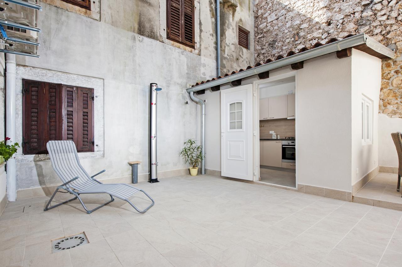 La Svalba Rooms & Studios โรวีน ภายนอก รูปภาพ