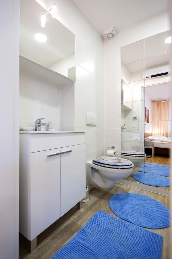 La Svalba Rooms & Studios โรวีน ภายนอก รูปภาพ