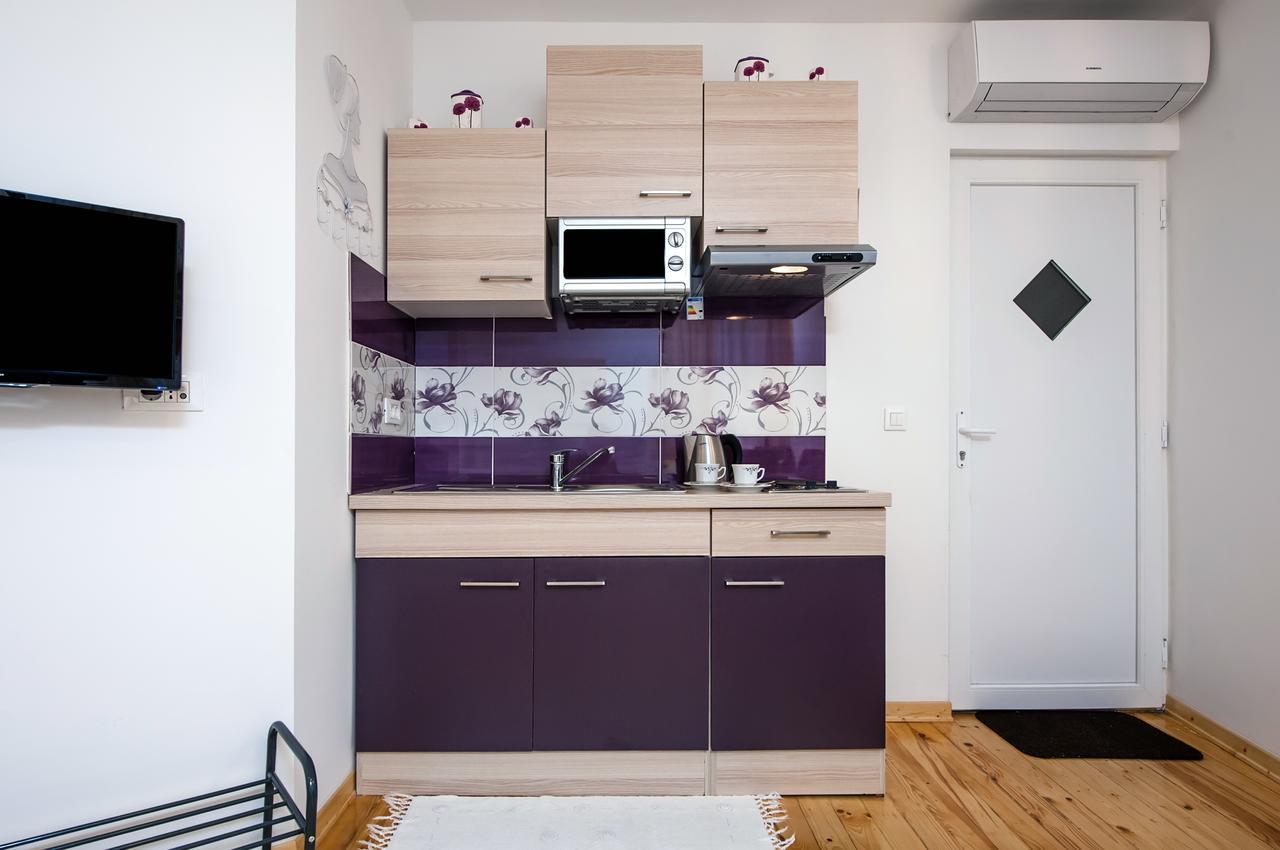 La Svalba Rooms & Studios โรวีน ภายนอก รูปภาพ